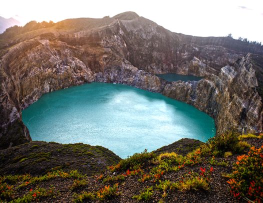 kelimutu lake flores